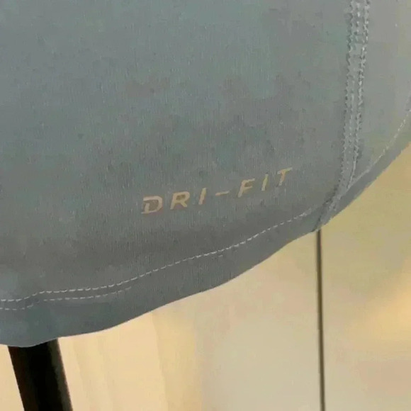 Nike  Dri-Fit Running Top in Size S - Picture 4 of 5